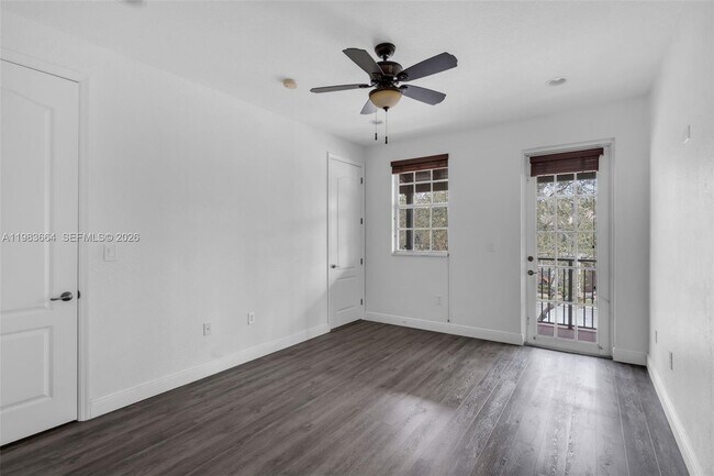 Building Photo - 624 SW 147th Ave