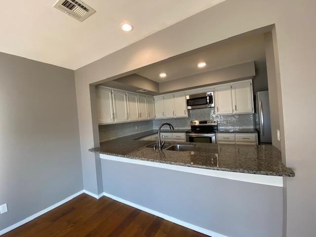 Building Photo - 1330 Quail Run Cir