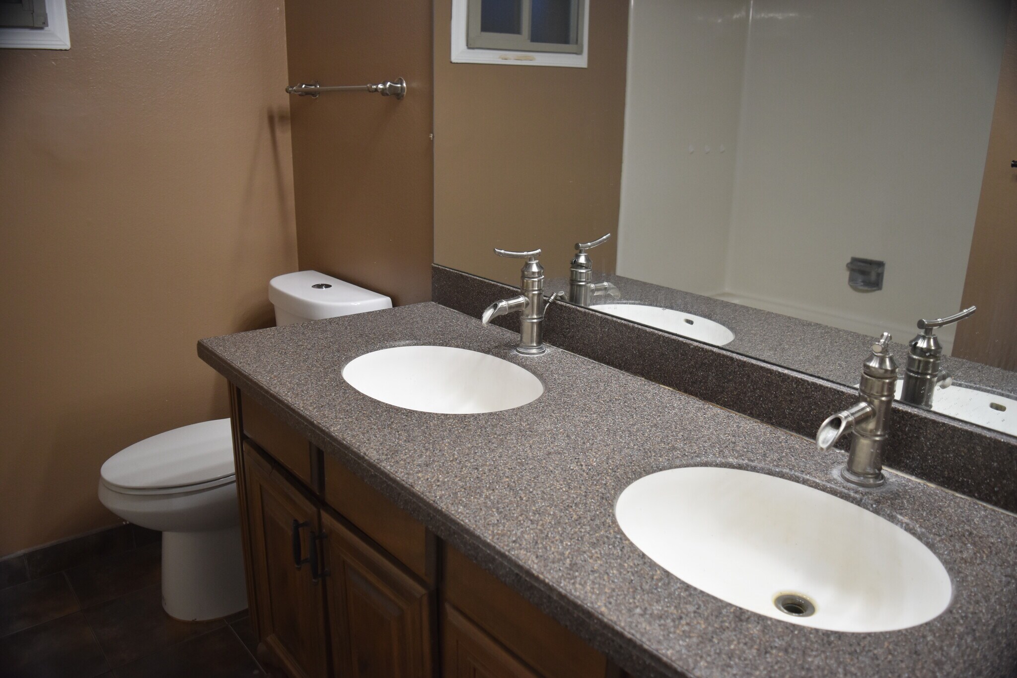 Building Photo - 1119 E Riviera Dr