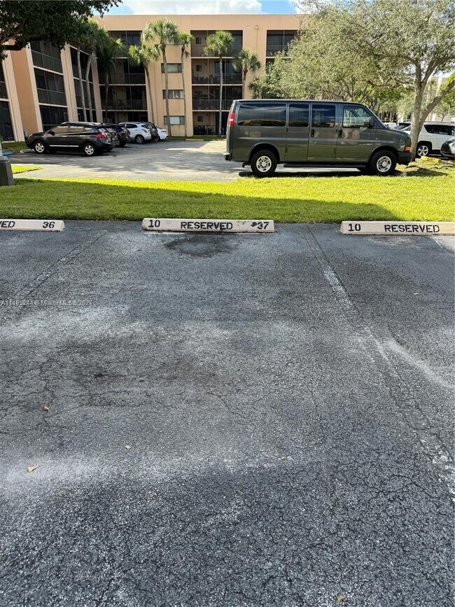 Building Photo - 8730 SW 133rd Avenue Rd