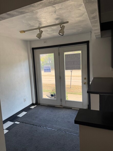 Building Photo - 621 Butler St