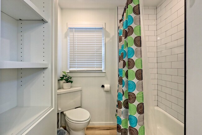 Building Photo - 122 Cannon St