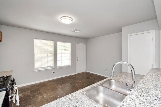 Building Photo - 8914 Dirby St