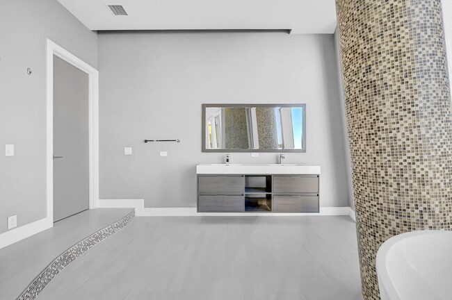 Building Photo - 3726 S Las Vegas Blvd