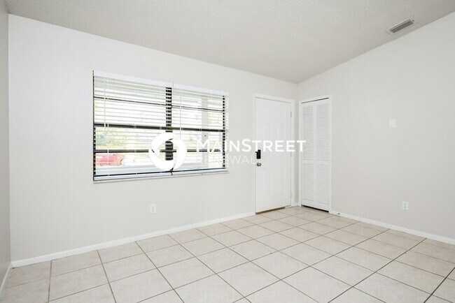 Building Photo - 3 Bedroom Pet-Friendly Home in OCOEE, FL with Main Street Renewal