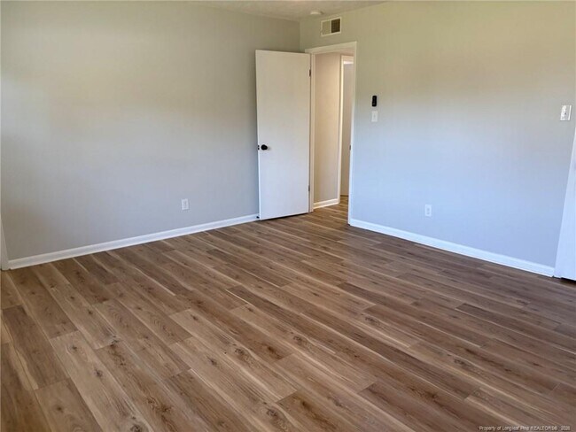 Building Photo - 7212 Reedy Creek Dr