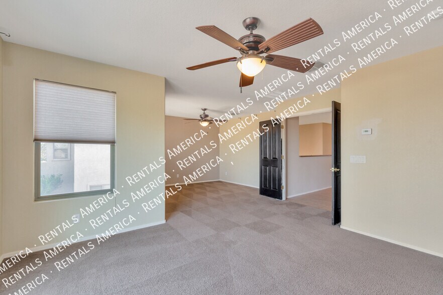 Building Photo - 11942 W Heyburn Dr