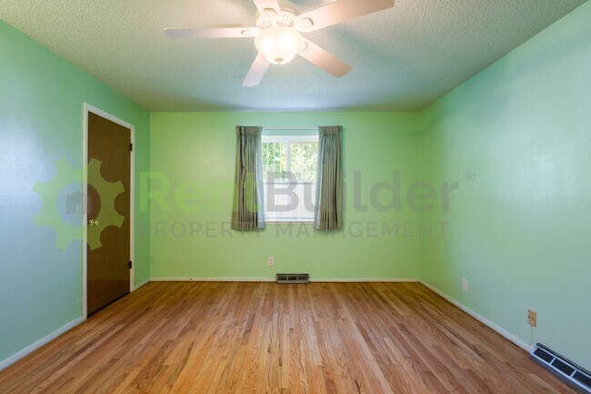 Building Photo - Call to schedule a showing at 505-808-6467