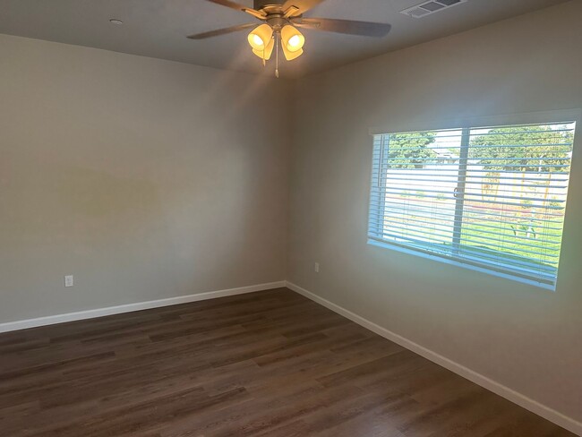 Building Photo - Wood Ranch Apartments 506