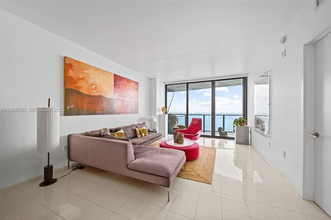 Building Photo - 460 NE 28th St