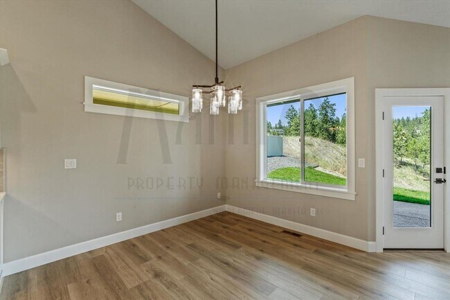 Building Photo - 5116 Scenic Ln