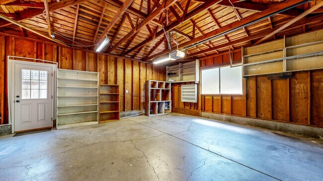 Building Photo - Rincon Valley Single Level, Landscaper Included!