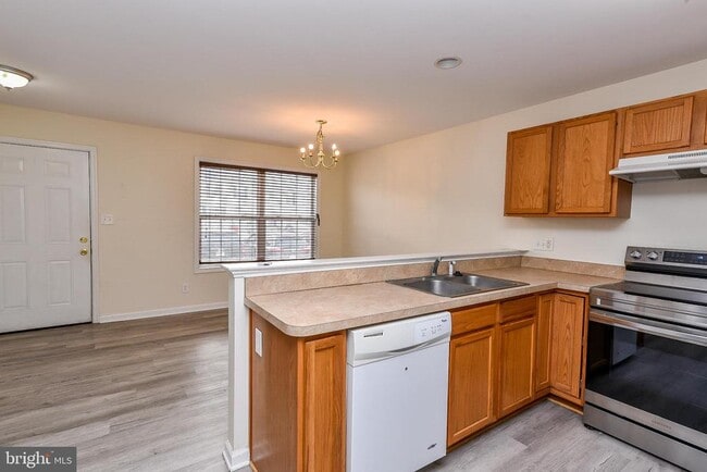 Building Photo - 24 Sanford Dr