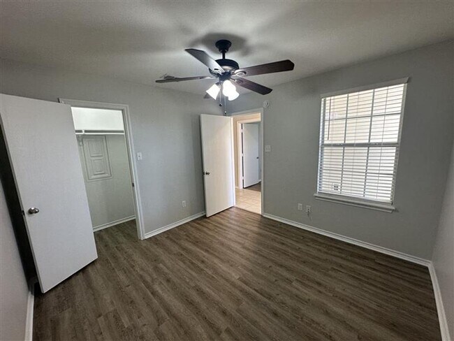 Building Photo - 17060 CR 191