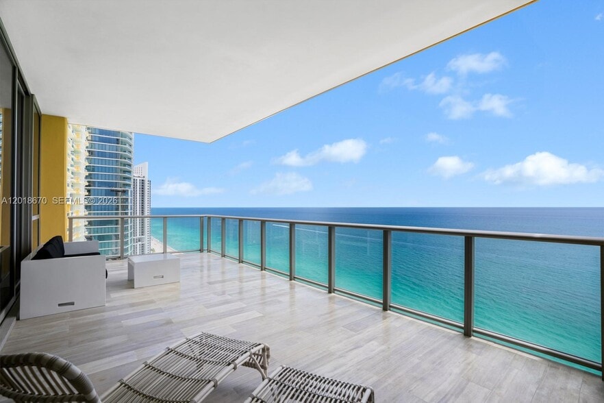 Building Photo - 17749 Collins Ave