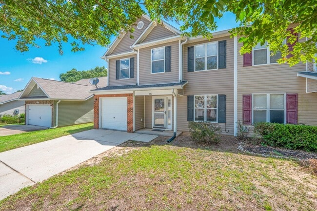 Building Photo - 242 Wainwright Dr