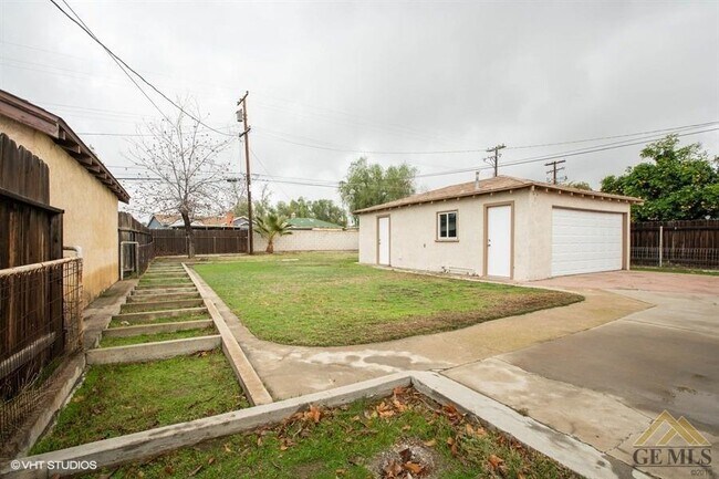 Building Photo - 504 Ray St