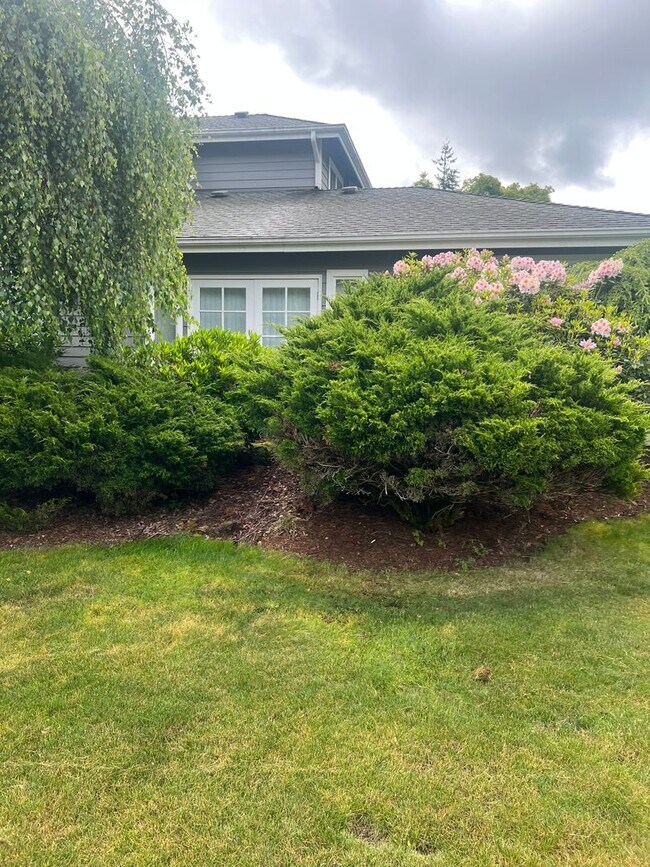 Building Photo - Corner lot home Maple Valley!