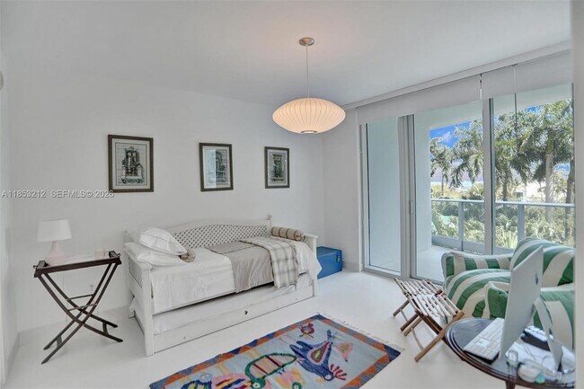 Building Photo - 2627 S Bayshore Dr