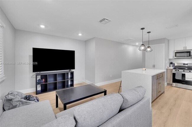 Building Photo - 3520 SW 88th Pl