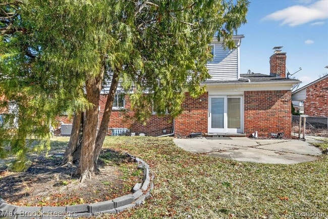 Building Photo - 33815 Orban Dr