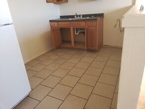 Building Photo - 1206WLincolnM