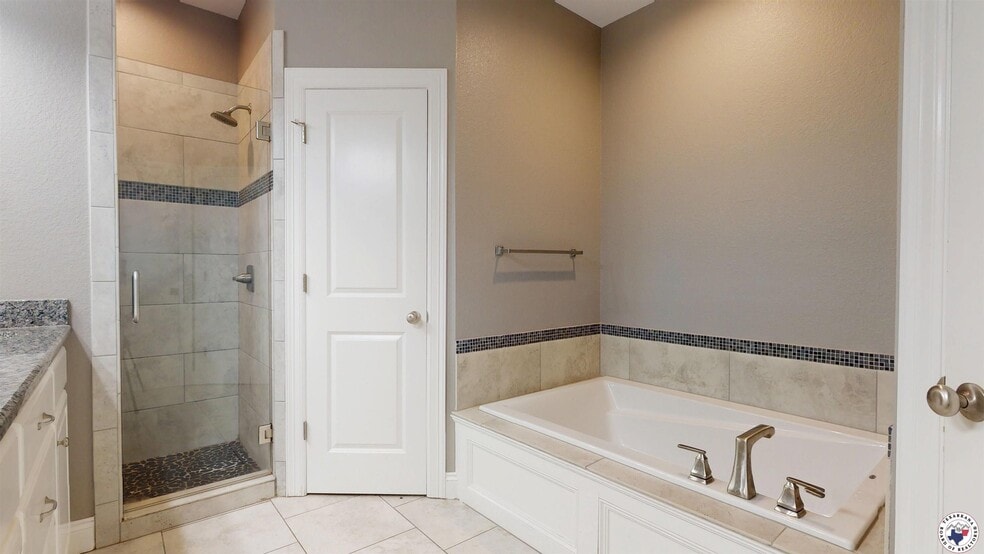 Building Photo - 6908 Woodmere Ct