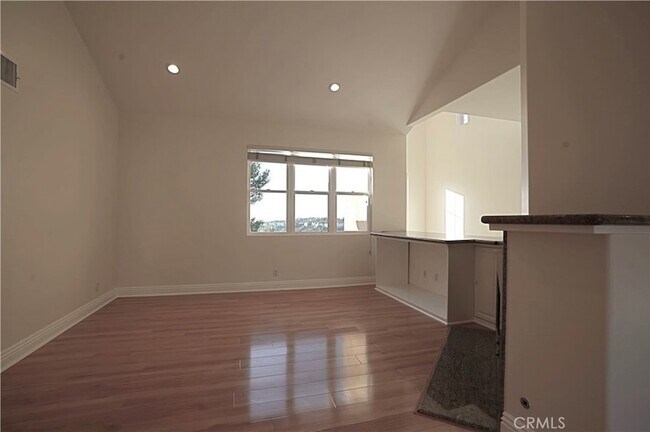 Building Photo - 16 Savona Ct