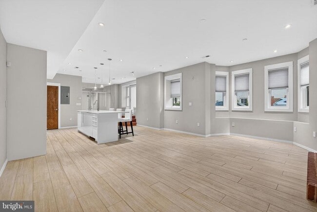 Building Photo - 1620 15th St NW