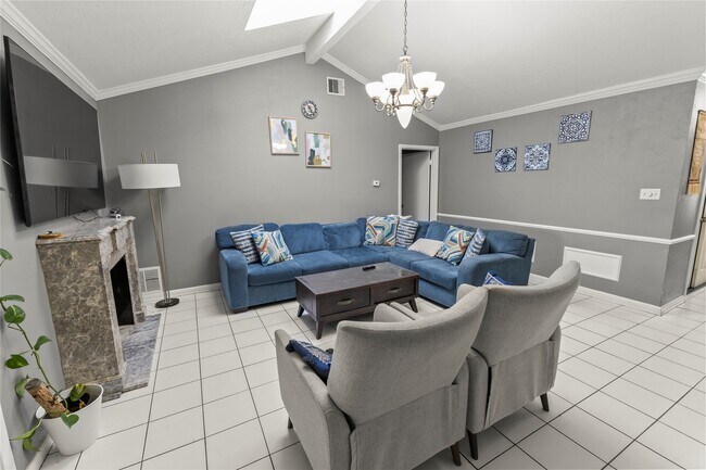 Building Photo - 10910 Vanderford Dr