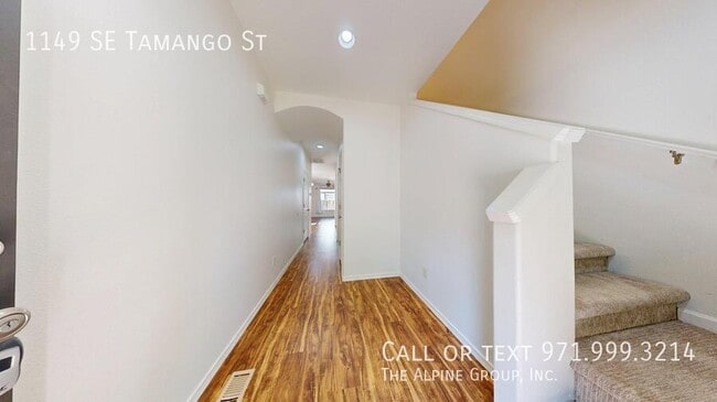 Building Photo - 1149 SE Tamango St