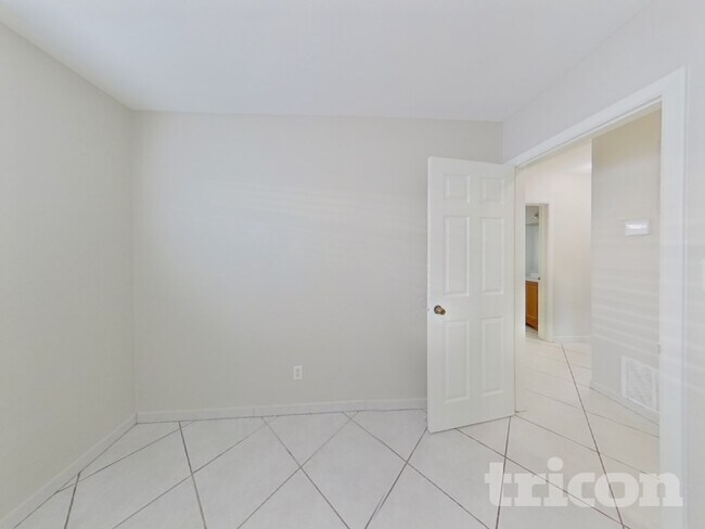 Building Photo - 2761 59th Ave N