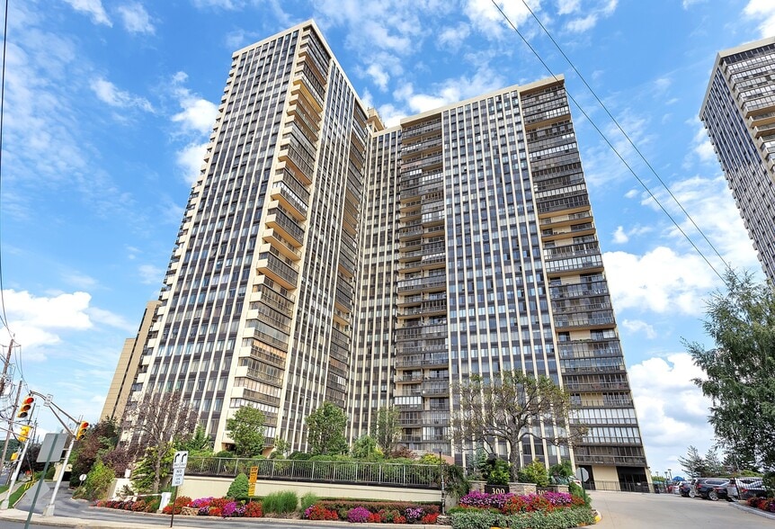 Building Photo - 300 Winston Dr