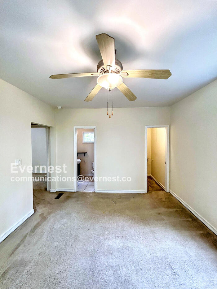 Building Photo - 1402 Ashley St