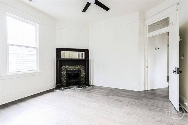 Building Photo - 316 W 40th St