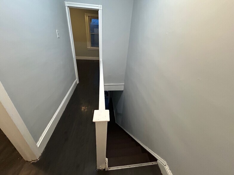 Building Photo - 4545 N Hicks St