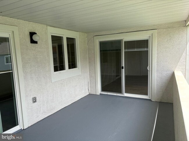 Building Photo - 122 Harvest Ln