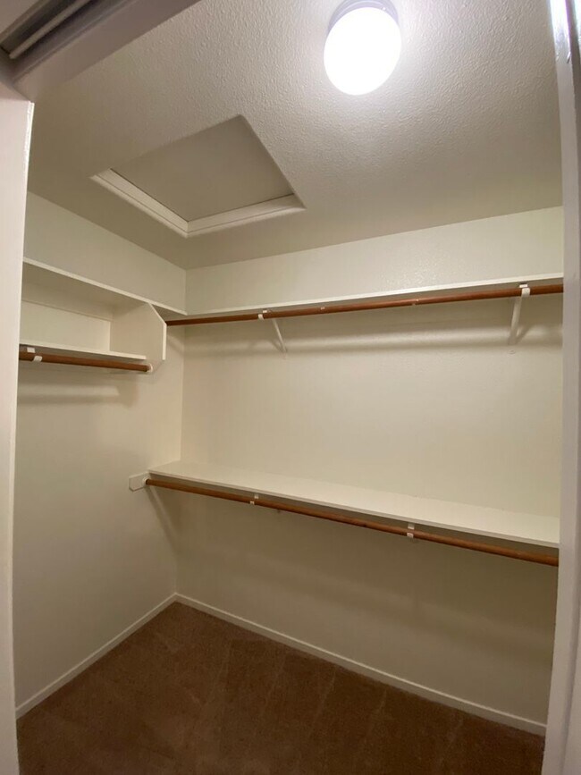 Building Photo - Coming soon, Beautiful Home located SE Visalia!