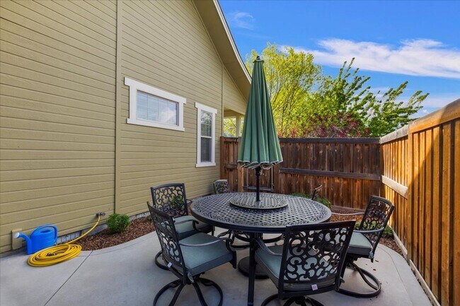 Building Photo - 3-Bedroom Craftsman-Style Home