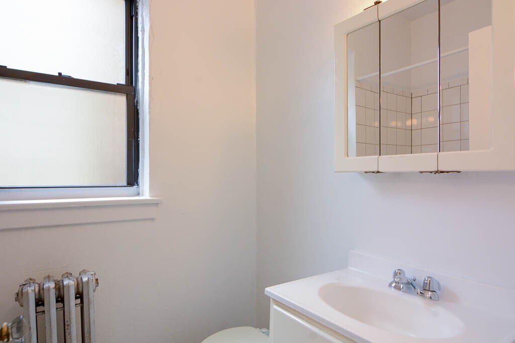 Building Photo - 4842 N Damen Ave