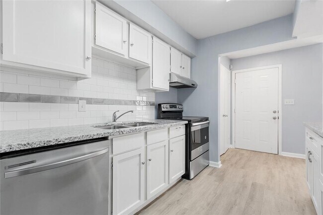 Building Photo - 17202 Imperial Valley Dr