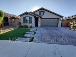 Building Photo - 704 N 152nd Dr