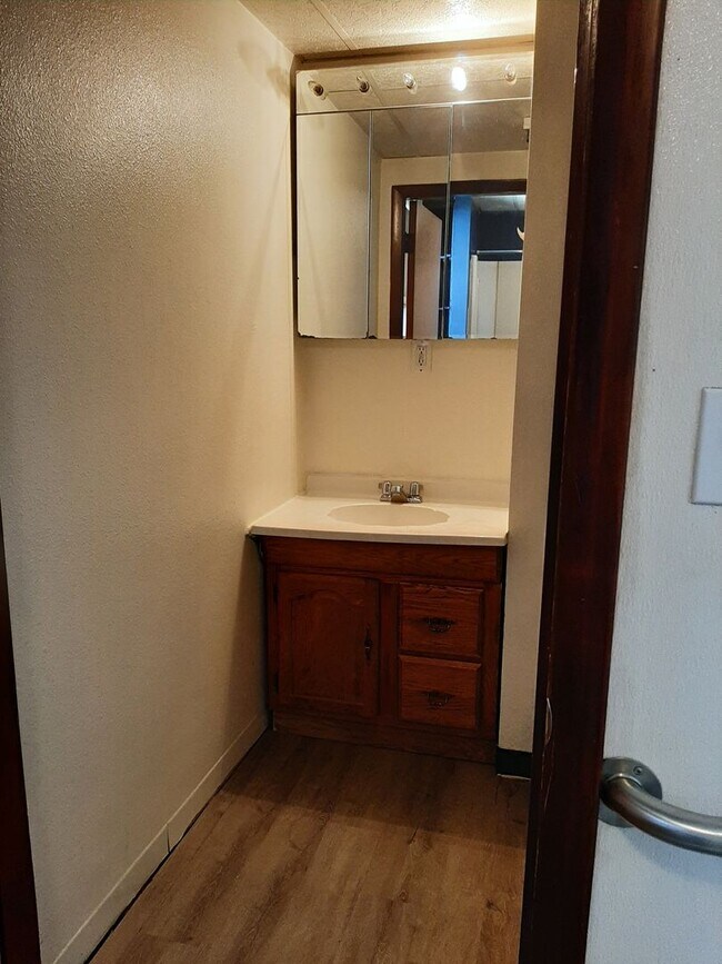 Building Photo - (1614 8th Ave)