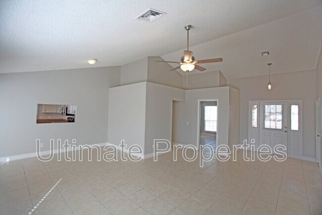 Building Photo - 8514 W Corrine Dr