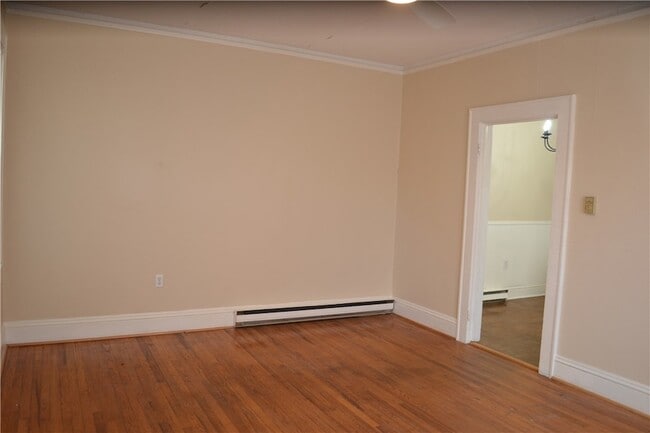 Building Photo - 205 E Broad St