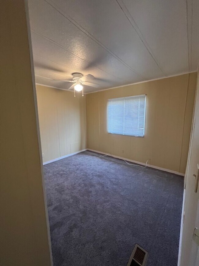 Building Photo - ***3 BEDROOM/2 BATHROOM IN DEWEY***