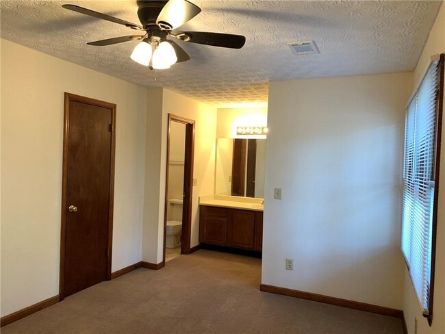 Building Photo - 1107 Booth Ct SW