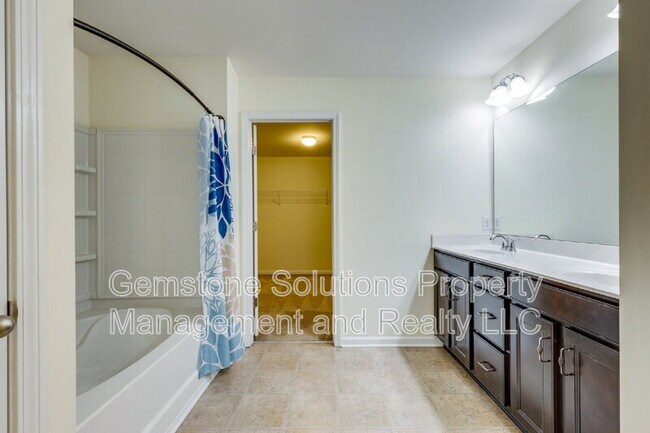 Building Photo - 203 S Dunnwood Ln