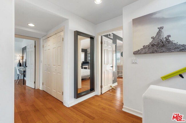 Building Photo - 736 Oxford Ave