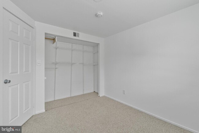 Building Photo - 8619 Welbeck Way